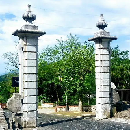 Le Colonne فندق مبيت وإفطار Montefusco